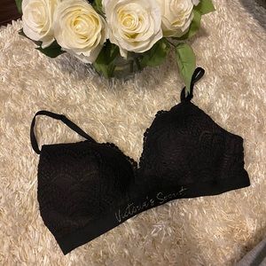 🔥 NWOT Black Victoria’s Secret Bra